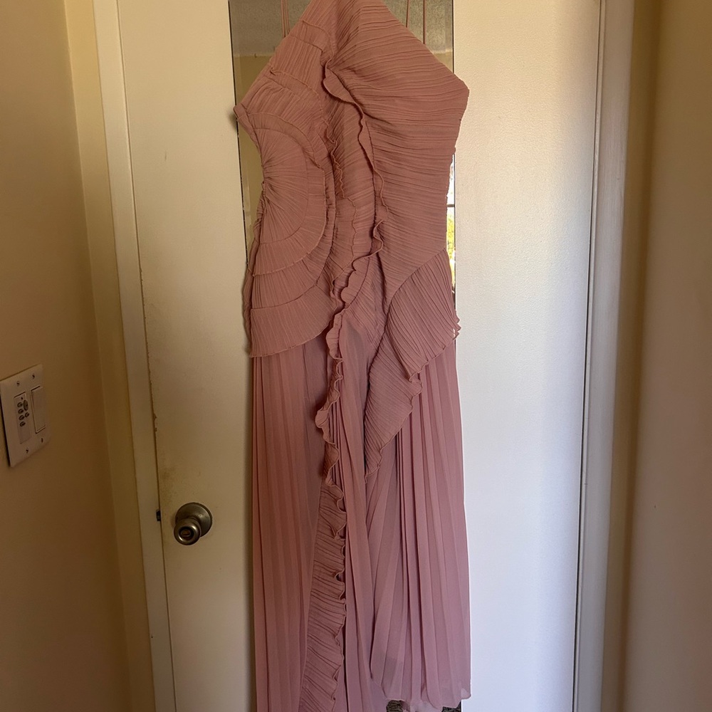 Elegant Pink Pleated Dress